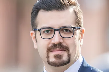Farzad Alavi